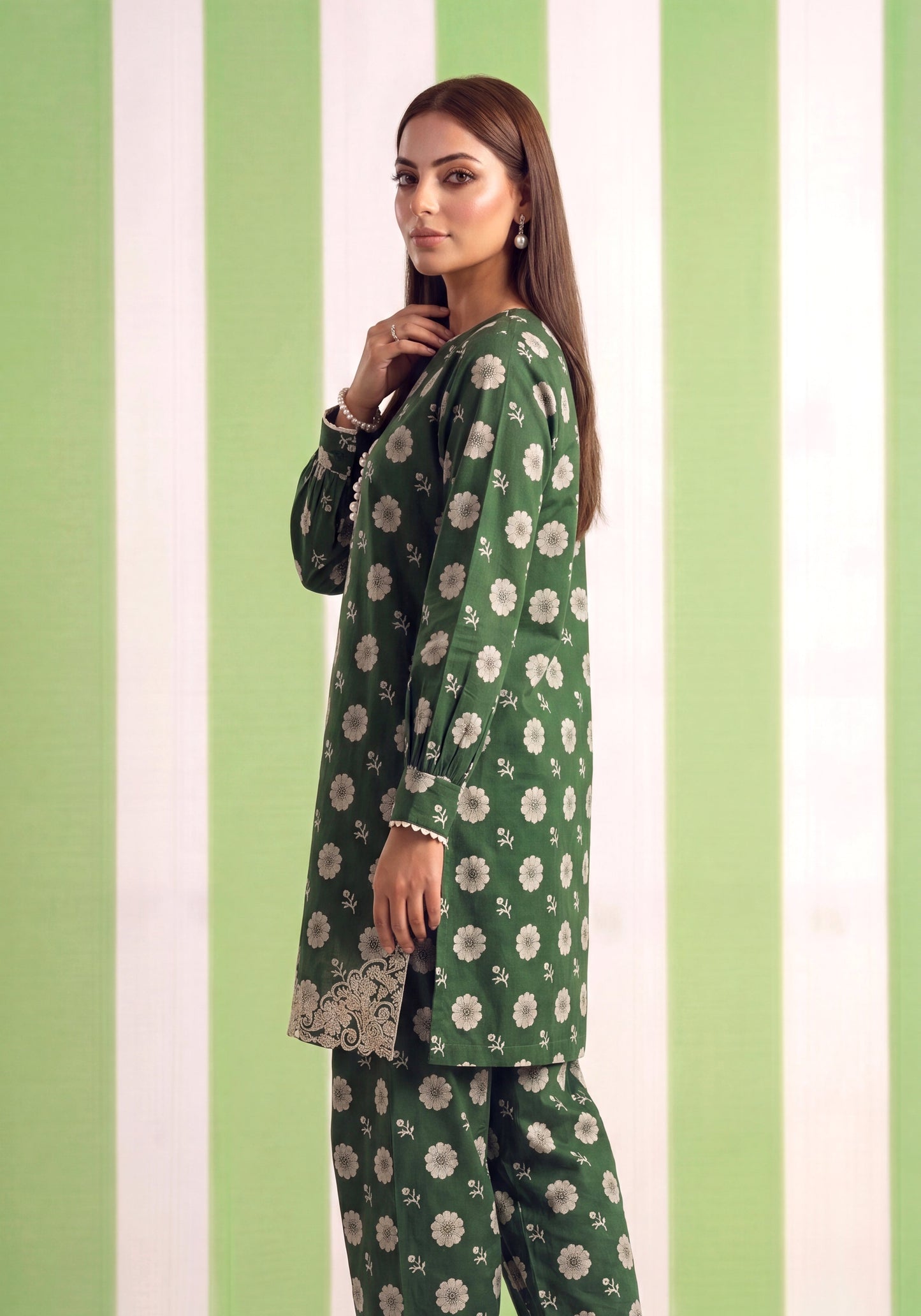 DES # 1375, Green 2 Pcs Unstitched Lawn